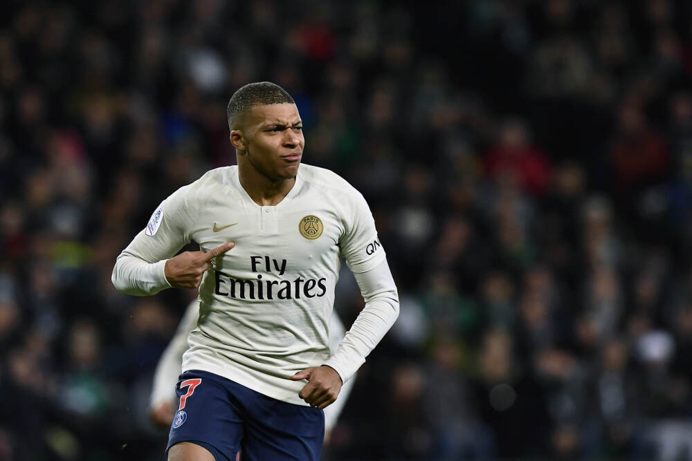 2025中大型SUV市场大洗牌：新能源霸榜前三，燃油车还能稳住吗？